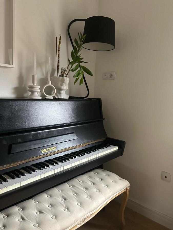 Apartma Mirella *